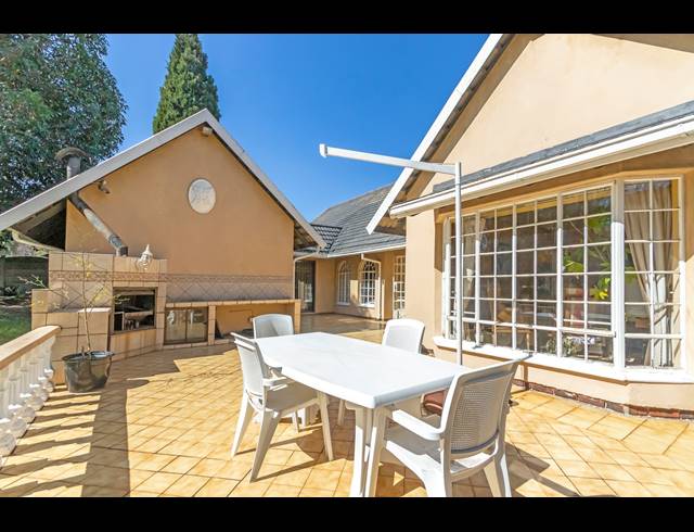 5 BEDROOM HOUSE RENTED IN WENDYWOOD